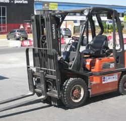 Carretilla NISSAN FD02A25Q